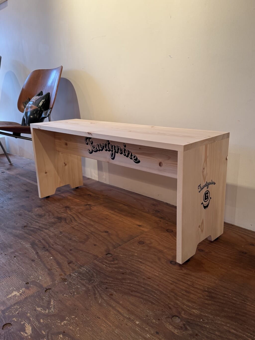Utility Bench 900