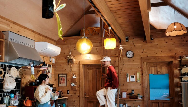 和レトロとアメリカンレトロが交差する。温かな空気で満ちた、山小屋的暮らし。【BESSユーザーお宅訪問@栖ログ・香川】