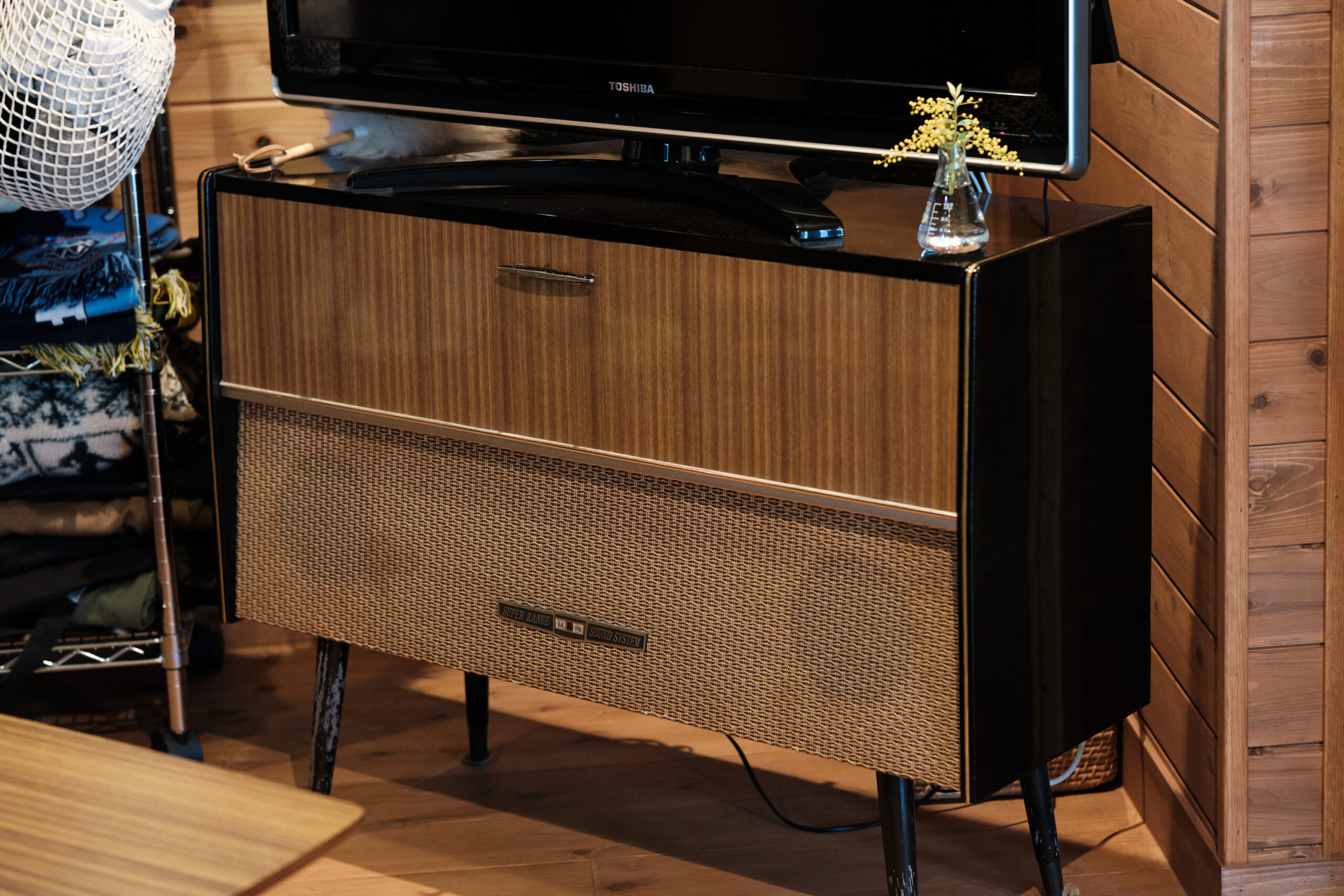 古い三菱電機のラジオレコードプレイヤー