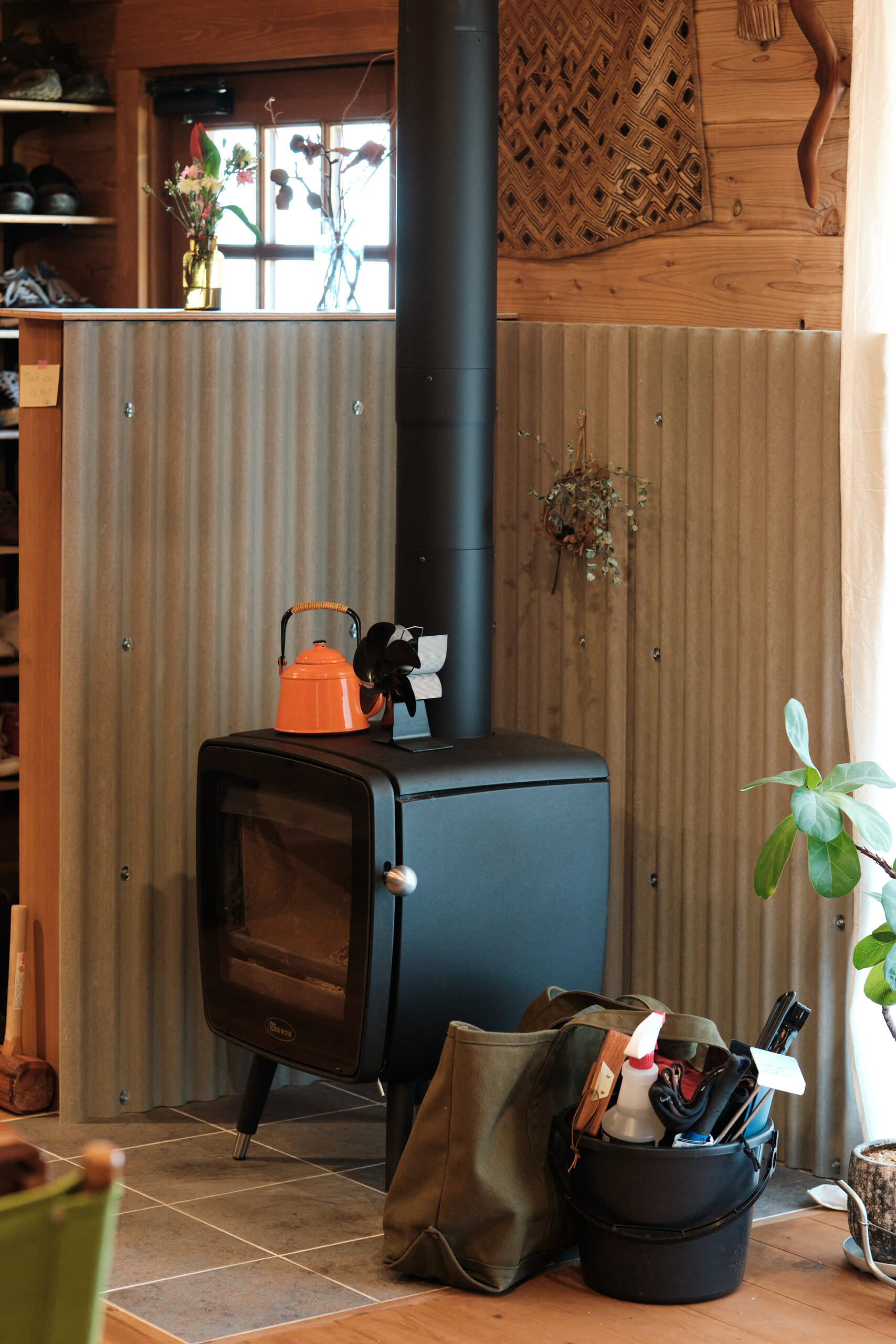 リビングに設置した薪ストーブ