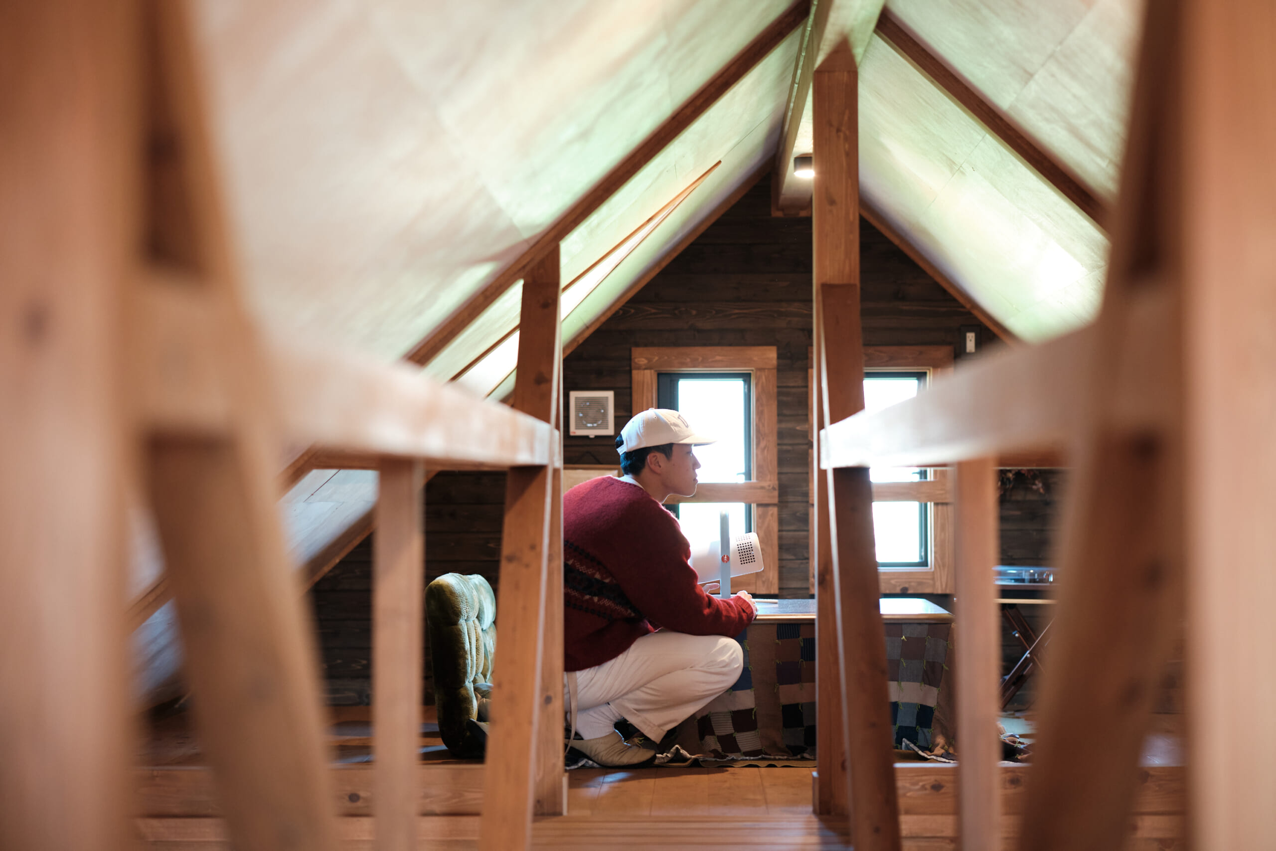 2階の屋根裏で作業中のゴッシーさん