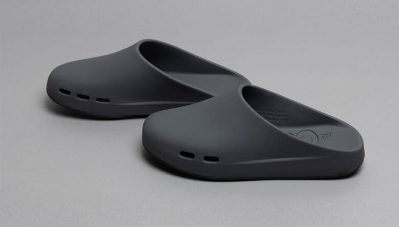 ひっくり返して汚れを軽減。PRACOの個性派サンダルに新カラーが仲間入り！