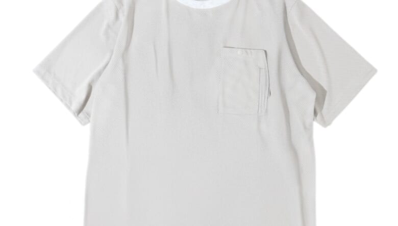 風を通してドライな着心地をキープ。バーラップアウトフィッターが放つメッシュ仕様のトップスが夏を快適に。