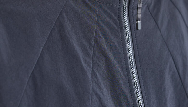 アークネッツがゴールドウインに別注！　遠赤外線の保温効果と4wayストレッチの快適ウエアが新発売。