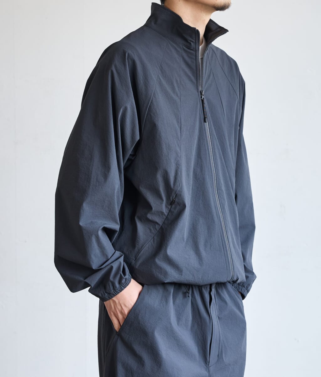 KODENSHI Stretch Weave Jacketグレー着用