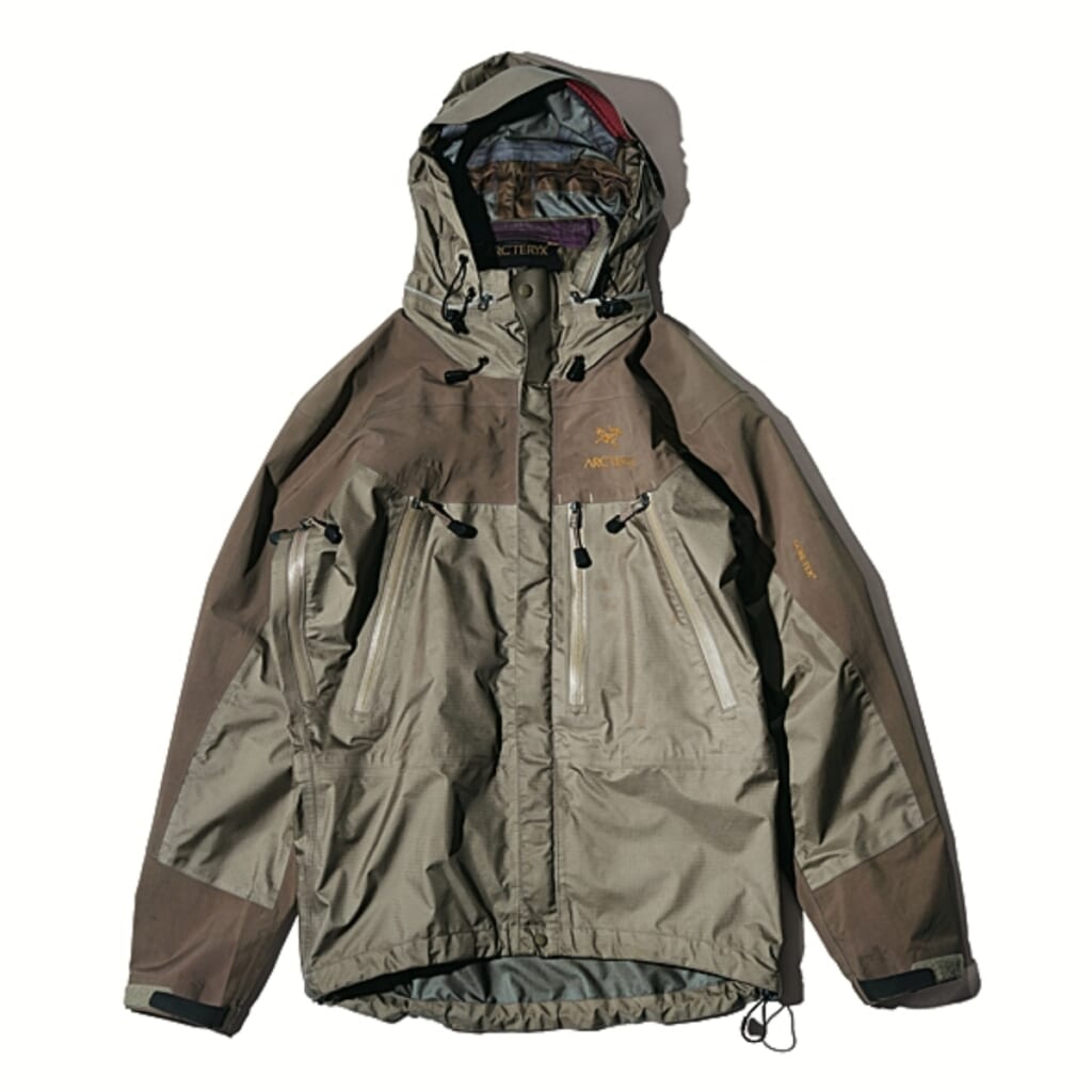 ARC'TERYX
Theta AR Jacket