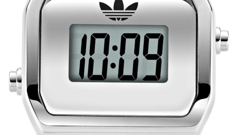 80’Sの雰囲気を色濃く残したアディダスオリジナルスの腕時計をリングウォッチにアレンジ！