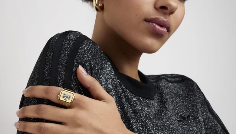 80’Sの雰囲気を色濃く残したアディダスオリジナルスの腕時計をリングウォッチにアレンジ！
