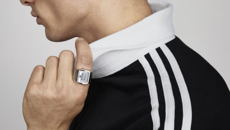 80’Sの雰囲気を色濃く残したアディダスオリジナルスの腕時計をリングウォッチにアレンジ！