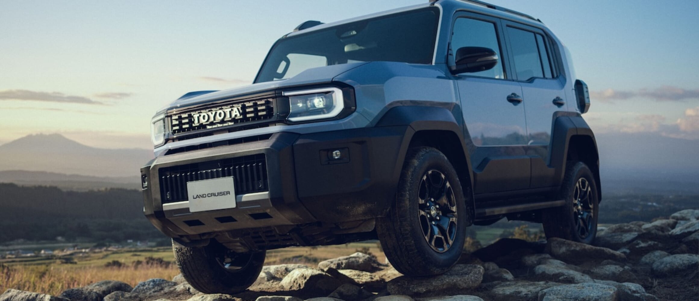 トヨタ新型「ランドクルーザー“FJ”」が待望の発売！ コンパクトでより