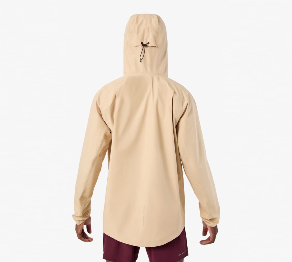 Trail Rain Jacket 02着用背面