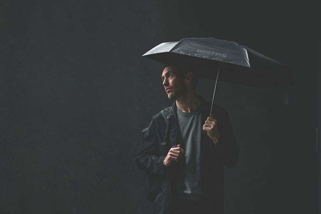 BRIEFING×HUS/AW COMPACT UMBRELLA使用例