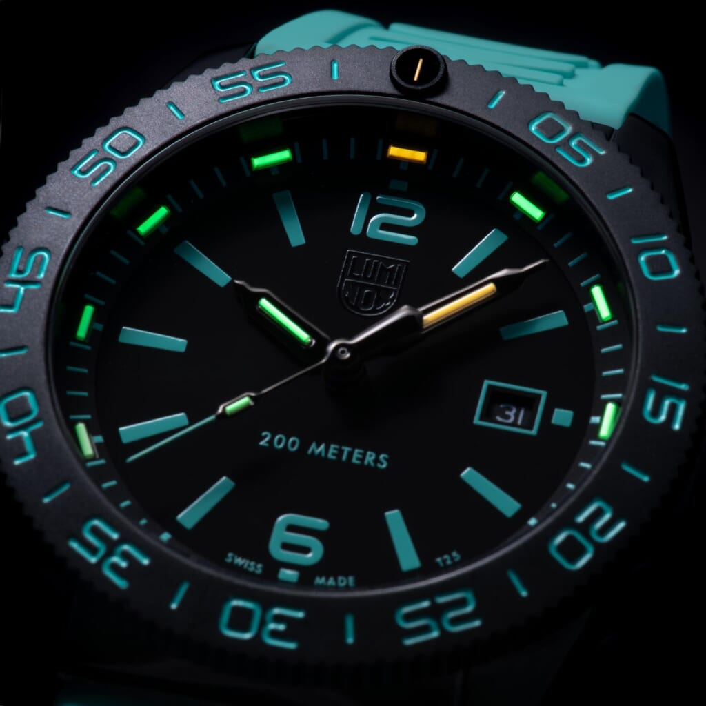 Pacific Diver 3120 Transformative Teal Edition文字盤アップ