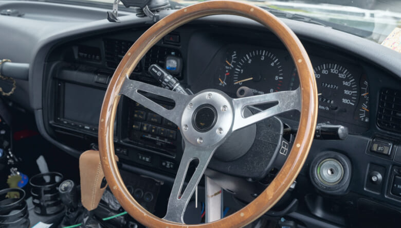 【’93 LAND CRUISER 80】デカくてタフな愛車でキャンプライフを満喫。