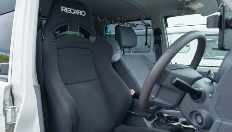 【’14 LAND CRUISER 70】丸いキャノピーが特徴的。レトロな70ピックアップ。