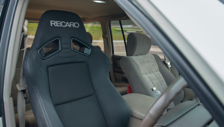 【’01 LAND CRUISER 100】パーツも豊富で楽しめる、ヤングタイマー的ランクル。