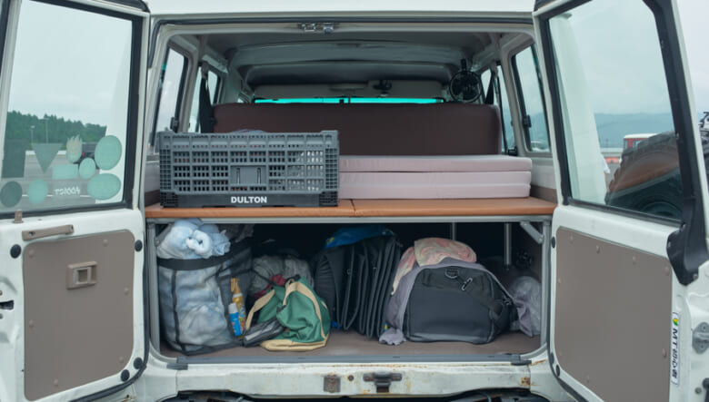 【’97 LAND CRUISER 70 VAN】個性的なトゥループとの日々を家族全員で満喫中。
