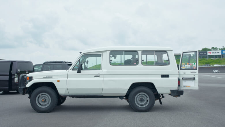 【’97 LAND CRUISER 70 VAN】個性的なトゥループとの日々を家族全員で満喫中。