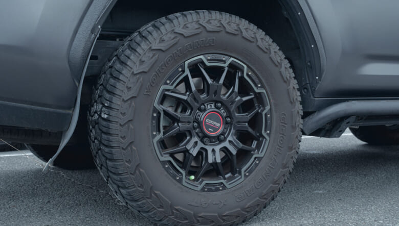 【’23 LAND CRUISER 300】プレミアムな最上級SUVを本気でアウトドアカスタム。