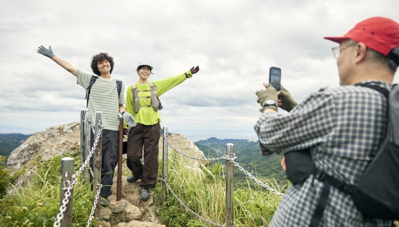 千葉のマッターホルン？ 標高300mでもスリル満点の、アクティブ登山に挑戦。【GO OUT 遊歩倶楽部 with PRO TREK 伊予ヶ岳編 #01】