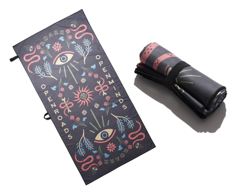 "O,R,O,M" TOWEL