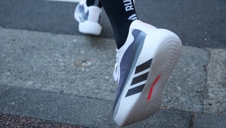 adidasのHYPERBOOST EDGE