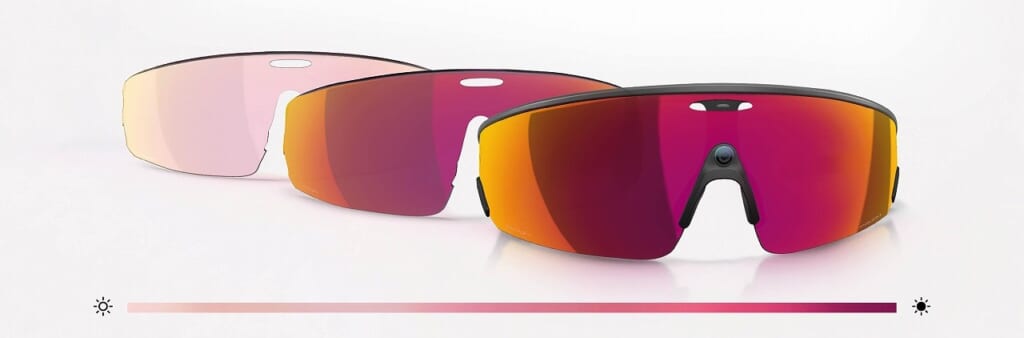 Oakley Meta Vanguard　ブラックフレーム Prizm™ Transitions® レンズ変化