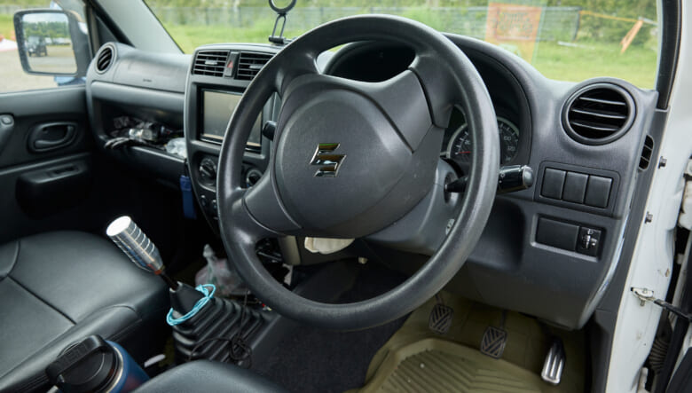 【’15 SUZUKI JIMNY JB23】砂浜でも性能を発揮する!!サーファーが選んだ相棒。