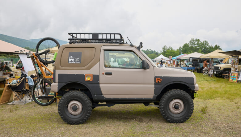 【’05 SUZUKI JIMNY JB23】隠れピンクで個性を出す。旧さを感じさせないDIY。