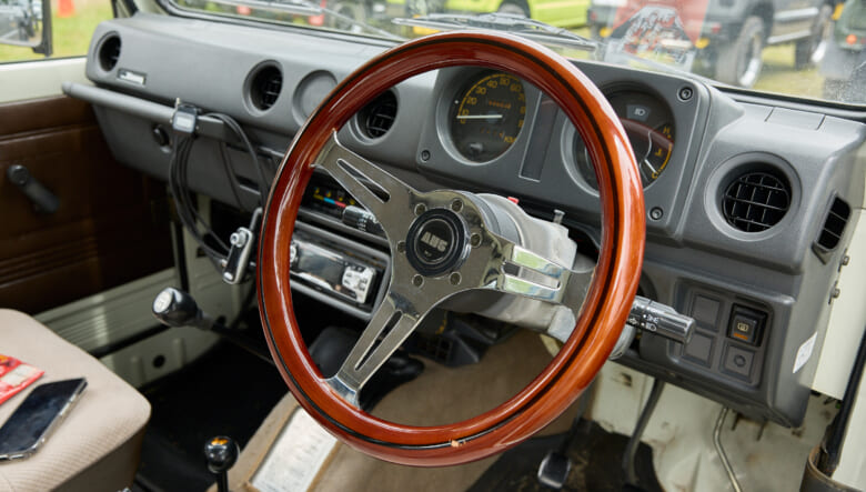【’85 SUZUKI JIMNY SJ30】はじめての愛車に選んだ、憧れの2スト旧ジムニー。