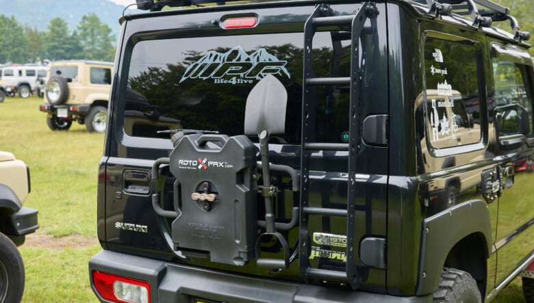 【’19 SUZUKI JIMNY JB64】クロカン御用達メーカーで、タフさ増し増しの顔まわり。