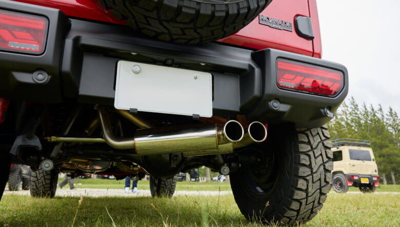 【’25 SUZUKI JIMNY NOMADE JC74】古き良きオフローダー的に、レトロさとタフさを共存。