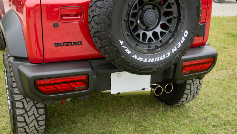 【’25 SUZUKI JIMNY NOMADE JC74】古き良きオフローダー的に、レトロさとタフさを共存。