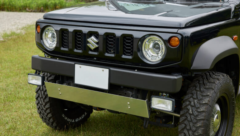 【’23 SUZUKI JIMNY SIERRA JB74】アメリカンカスタムは、メッキ使いがポイント。