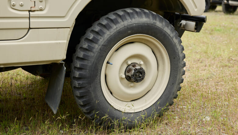 【’93 SUZUKI JIMNY JA11】ルーフカスタムで、伝統のクロカンスタイルに。