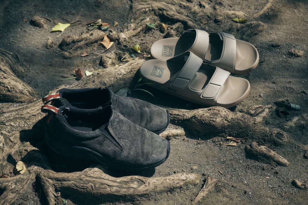 MERRELLとREEFを屋内外で使い分け。