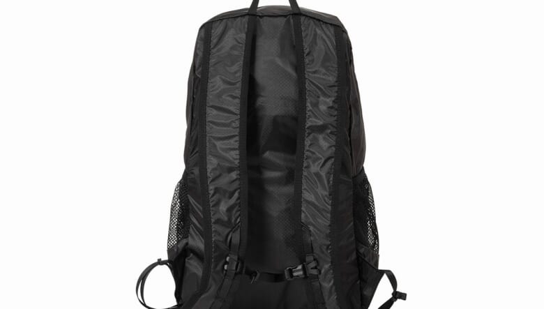 軽量&タフネスなZEROGRAMのパッカブルディバッグは、軽登山やトラベルシーンまでマルチに活躍！