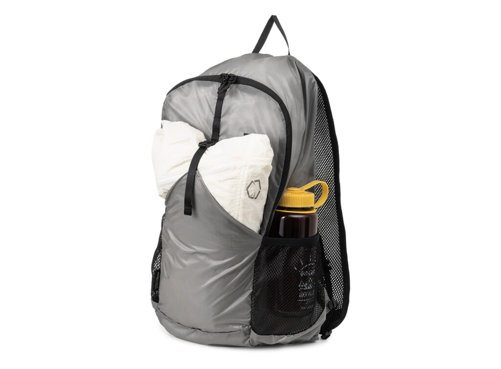 BURNEY PACKABLE BACKPACK 15 BLACKフロントポケット&サイドメッシュポケット