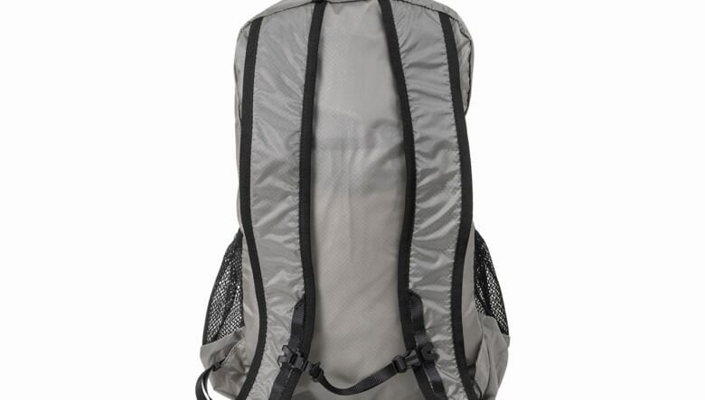 軽量&タフネスなZEROGRAMのパッカブルディバッグは、軽登山やトラベルシーンまでマルチに活躍！
