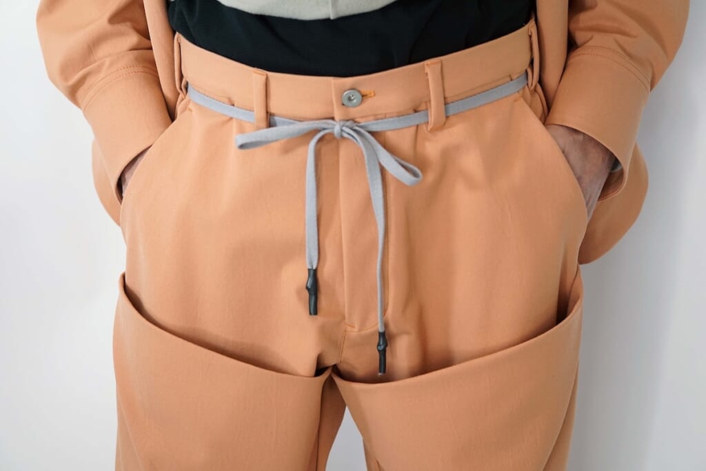 CCP_FRONT COVER PANTS