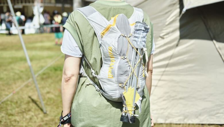 会場にそっと馴染むグリーンコーデ。-FUJI ROCK FESTIVAL 2026-