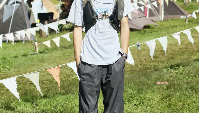 父から借りた山服をストリート風にアレンジ。-FUJI ROCK FESTIVAL 2026-