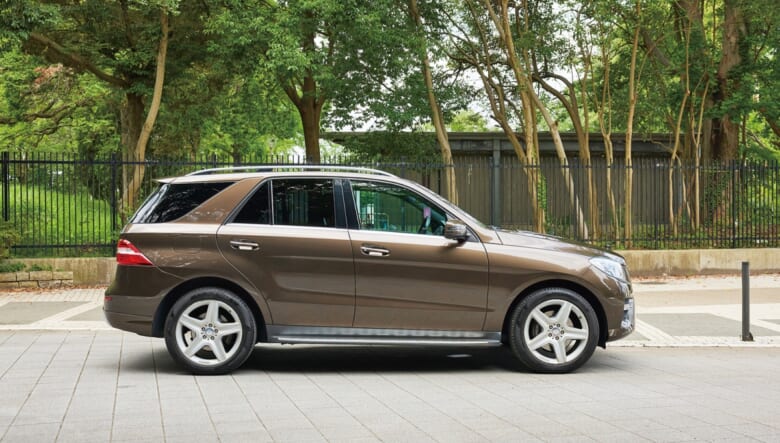 10年乗っても飽きないレアカラーの3代目Mクラス。【’16 MERCEDES-BENZ ML350 OWNER】