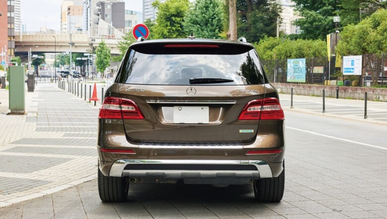 10年乗っても飽きないレアカラーの3代目Mクラス。【’16 MERCEDES-BENZ ML350 OWNER】