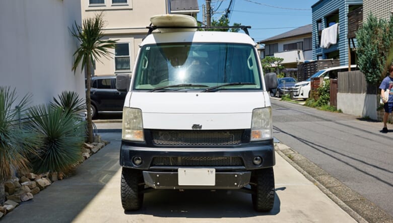 ラフに扱える軽バンで、ミニマルにサーフィン満喫。【’11 SUZUKI EVERY】
