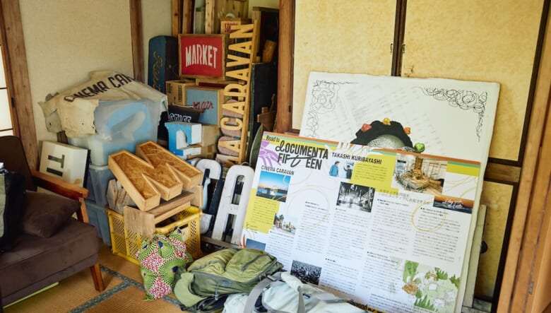 移動式の石釜も鎮座？　世界を旅する写真家の、オトナの秘密基地に潜入。【MY PLAYFUL WEEKEND ♯04】
