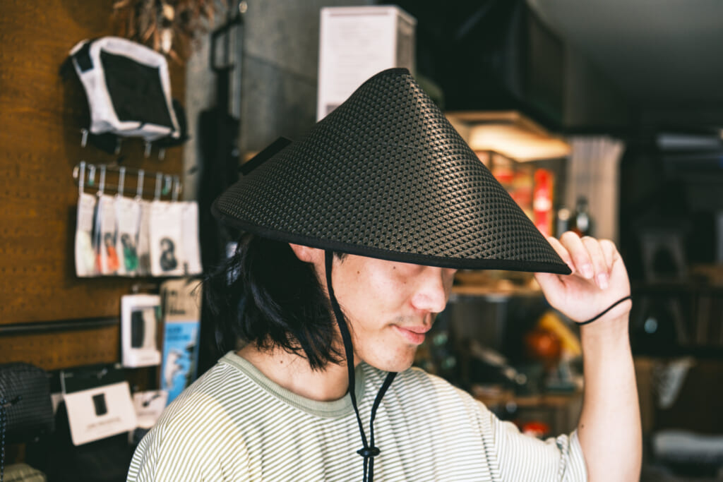 Tokio hat と ASOMATOUSのコラボ「EVA CHILLBA HAT」