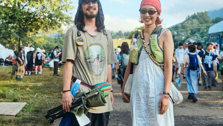 トレランザックを女子流に着こなす。FUJI ROCK FESTIVAL 2026-