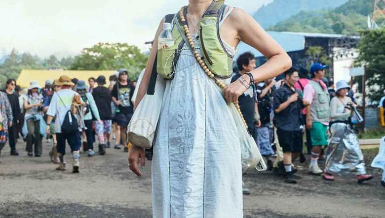 トレランザックを女子流に着こなす。FUJI ROCK FESTIVAL 2026-