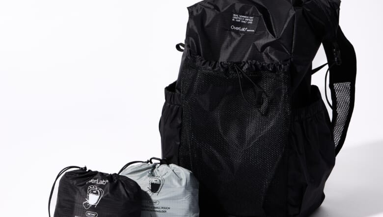 荷物が増えても安心！タフなパラグライダー素材を使ったOverLabのフォーダブルバッグは旅行やアウトドアレジャーでお役立ち。